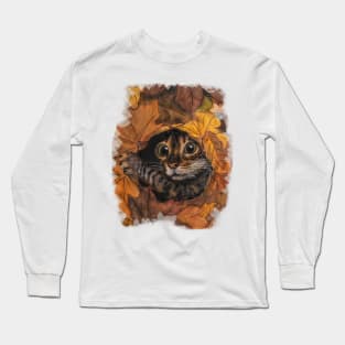 gatito entre las hojas Long Sleeve T-Shirt